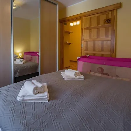 Komfortowy W Centrum Ustronia ウストロン